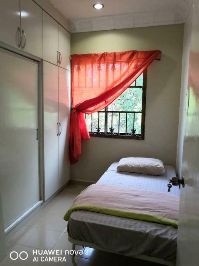 Ibu Home-To-Stay Pasir Gudang Exterior photo