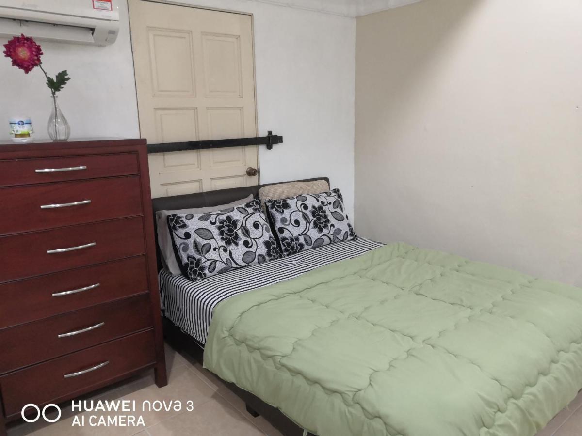 Ibu Home-To-Stay Pasir Gudang Exterior photo